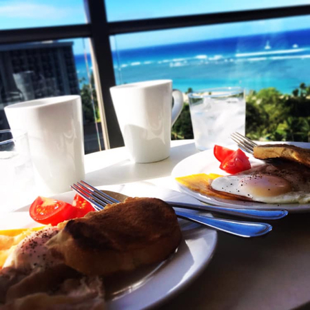 ハワイの朝食は絶対にベランダで